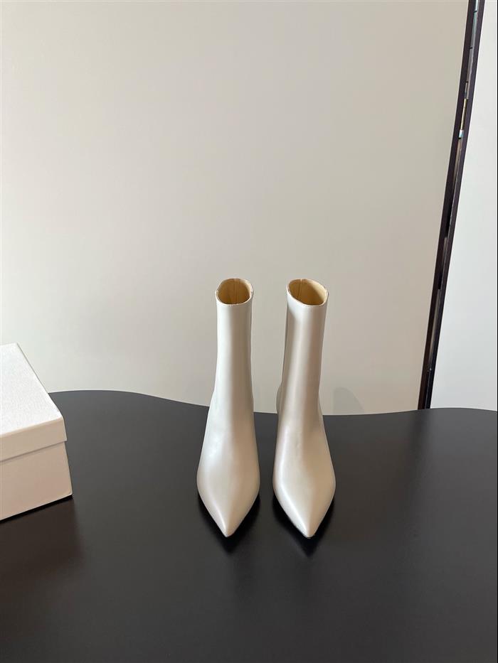 20251128172734569 390